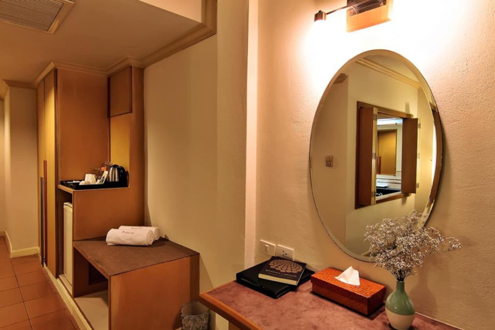 Bossotel Отель Бангкок