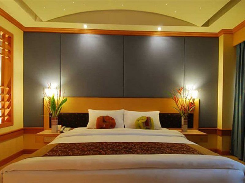 Отель Bossotel Бангкок