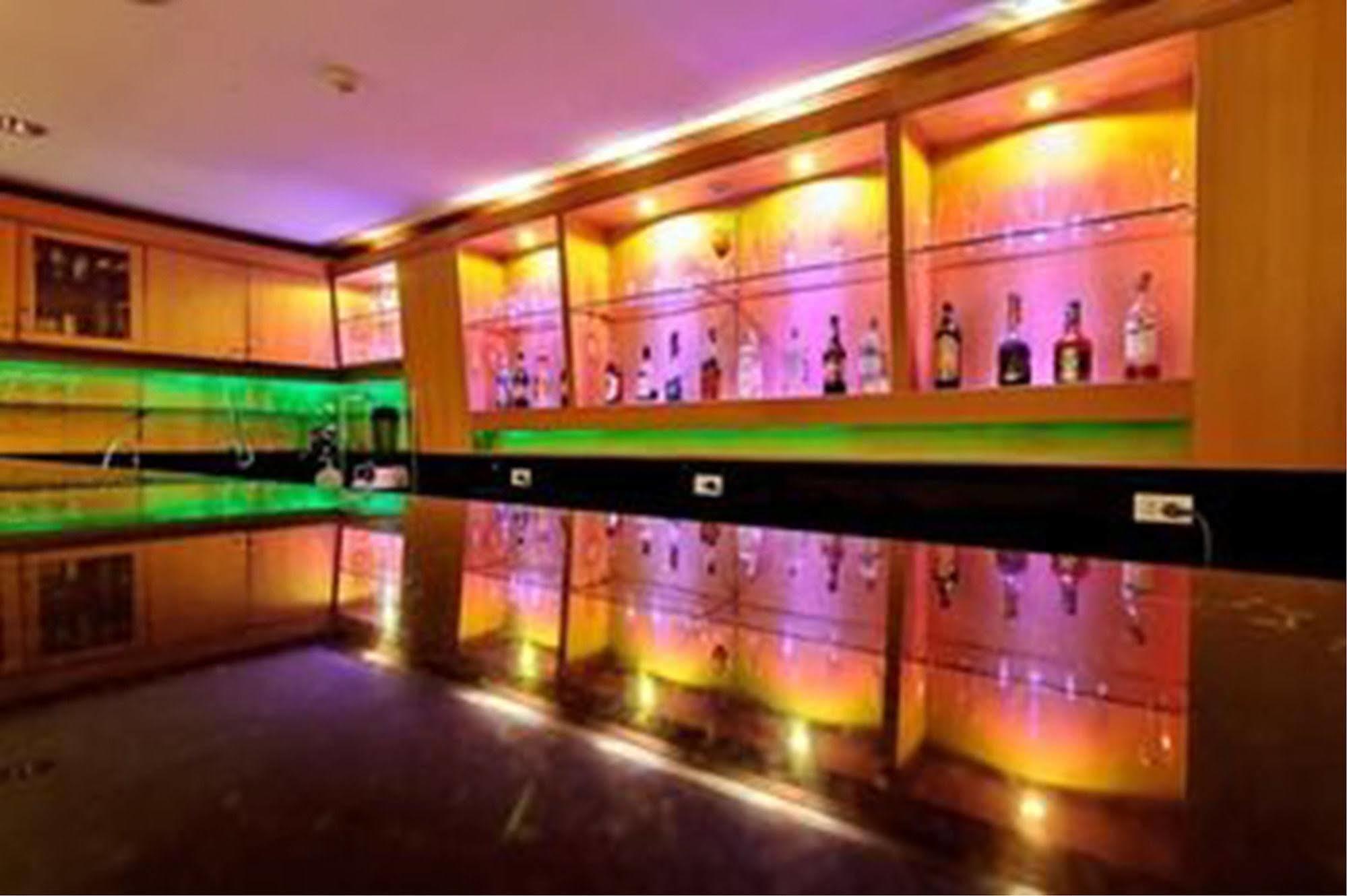 Отель Bossotel